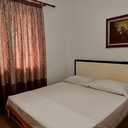 Hostel Grande House Tiranë Ngoại thất bức ảnh