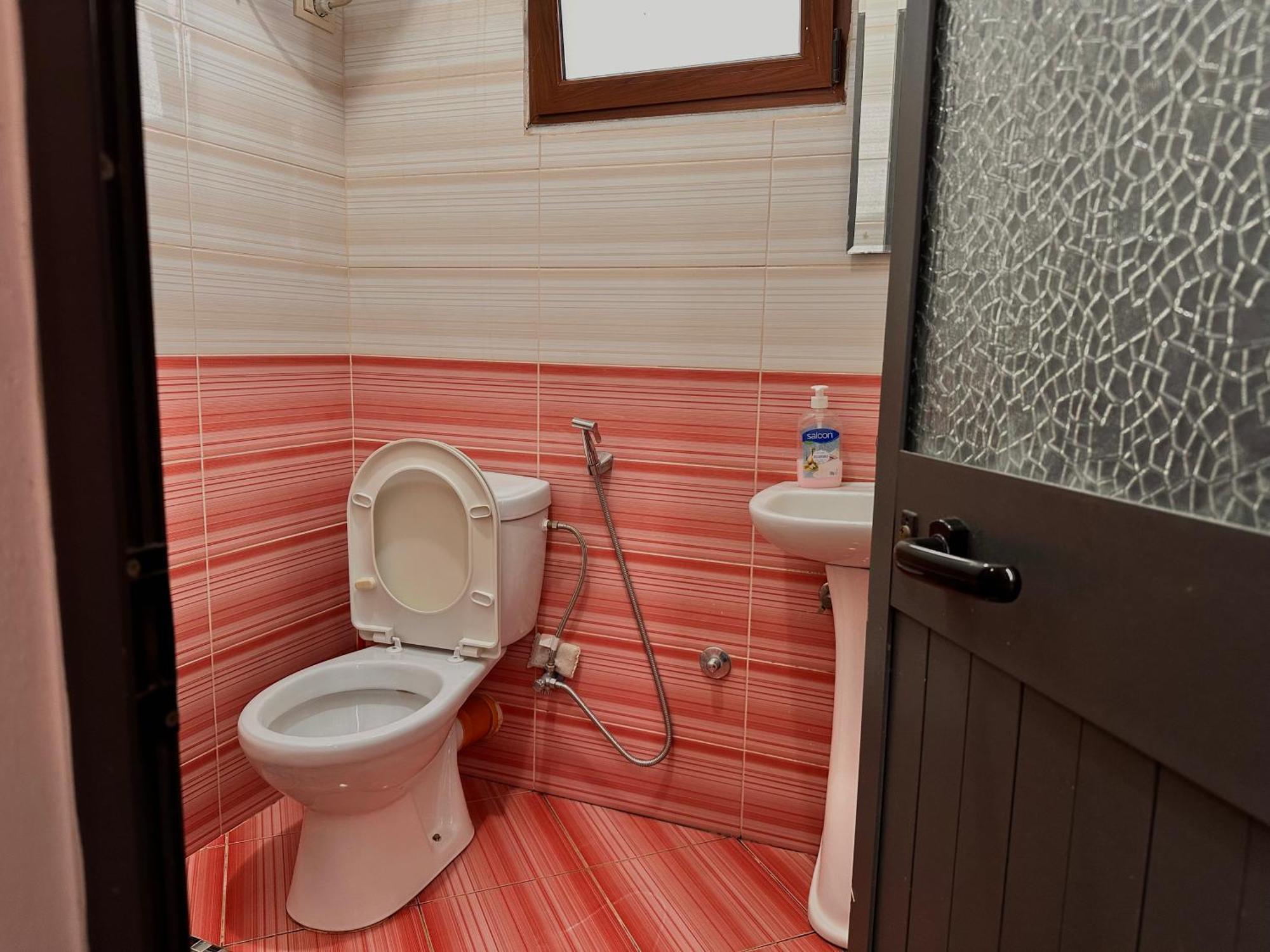 Hostel Grande House Tiranë Ngoại thất bức ảnh