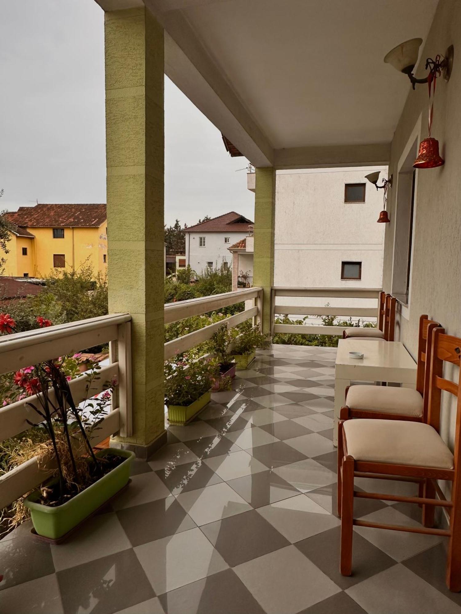 Hostel Grande House Tiranë Ngoại thất bức ảnh