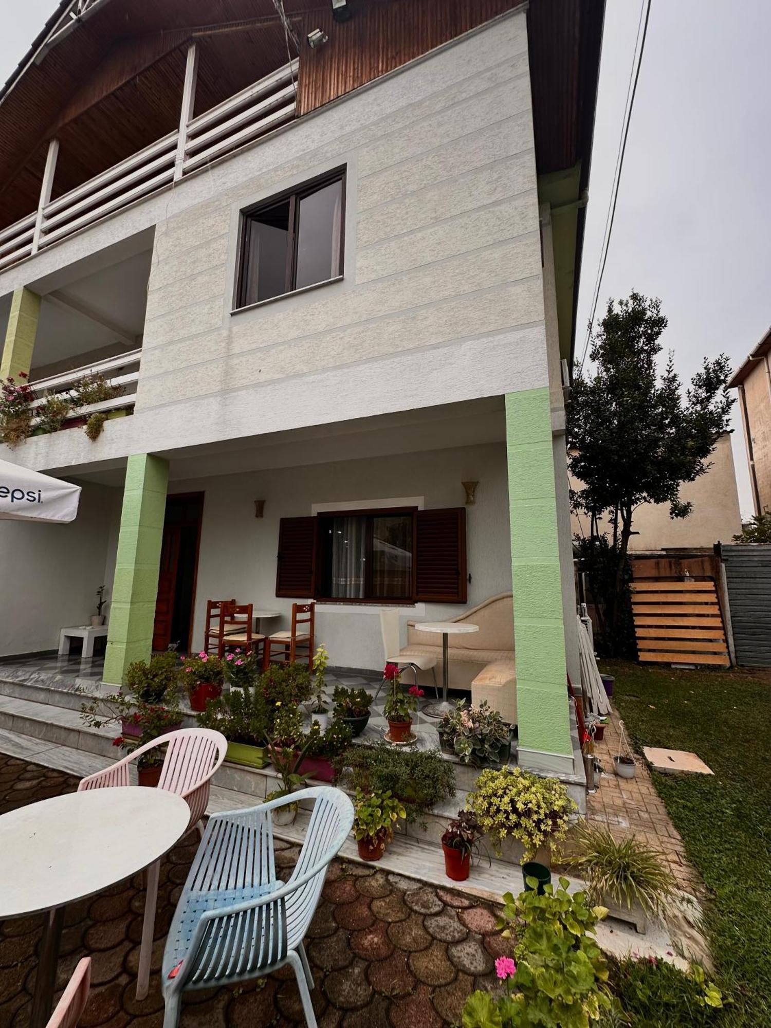 Hostel Grande House Tiranë Ngoại thất bức ảnh