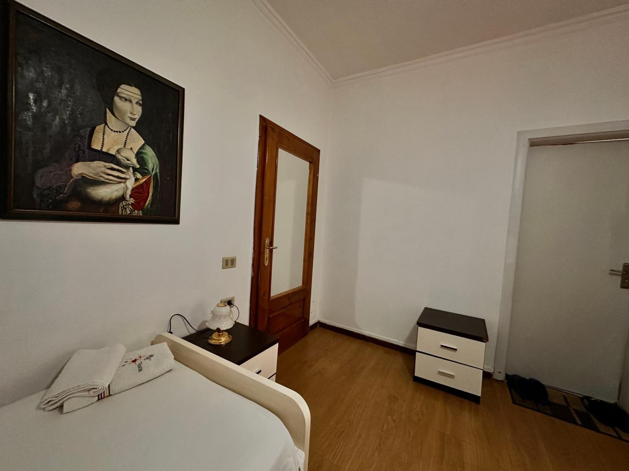 Hostel Grande House Tiranë Ngoại thất bức ảnh