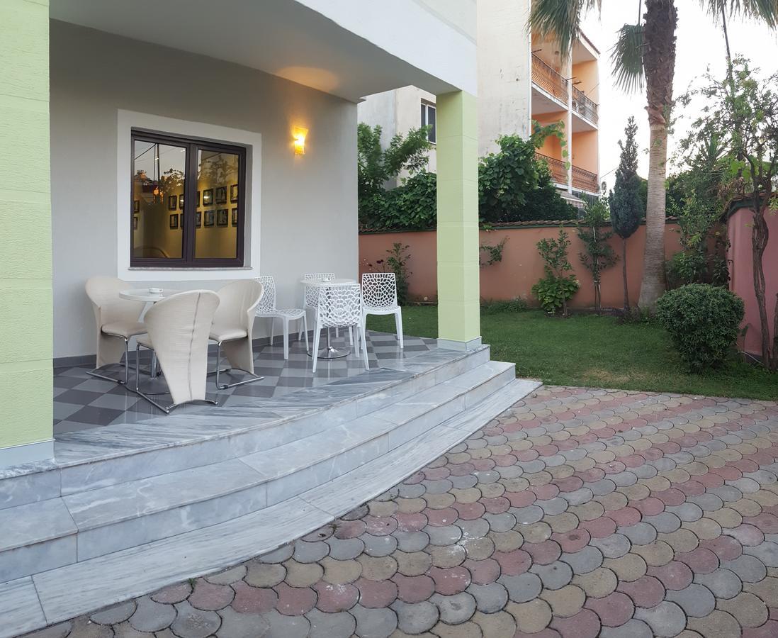 Hostel Grande House Tiranë Ngoại thất bức ảnh