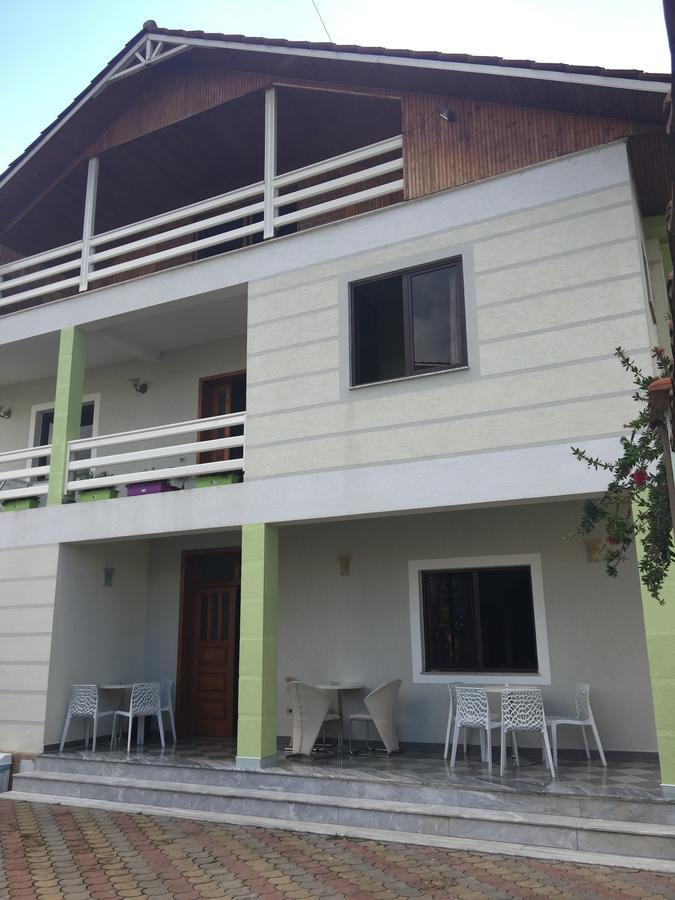 Hostel Grande House Tiranë Ngoại thất bức ảnh