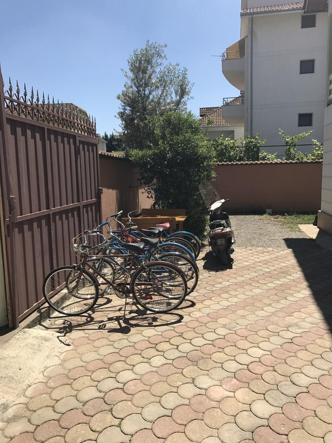 Hostel Grande House Tiranë Ngoại thất bức ảnh